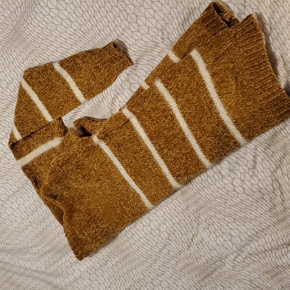 NWT - Yellow Ocre and Cream colors sweater - SMALL - Jon & Anna - Picture 6 of 7